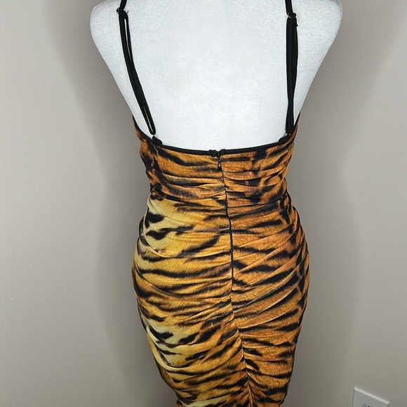 RARE FASHION NOVA x MEGAN THEE STALLION BRAND NEW TIGER PRINT DRESS - Picture 4 of 6